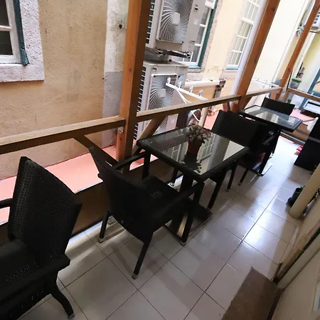 Center 2* ליסבון