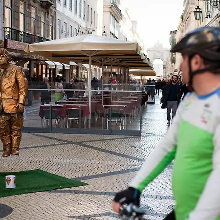 Center 2* ליסבון